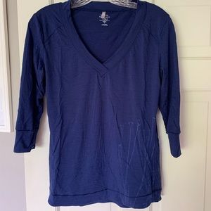 3/4 sleeve 100% merino wool Icebreaker shirt.